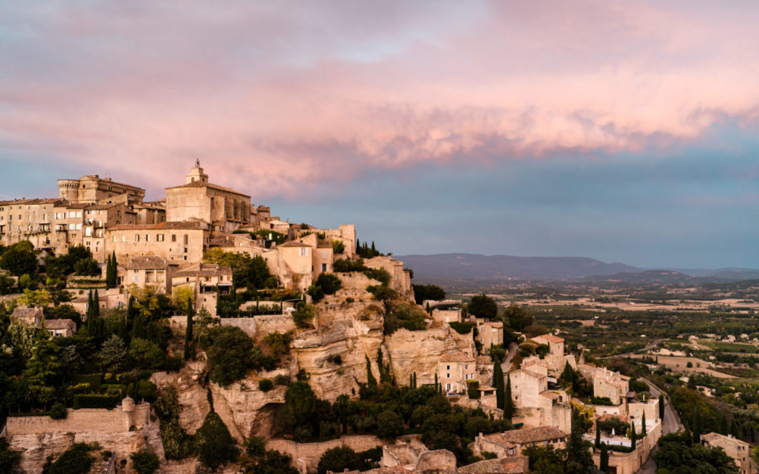 tips for wedding in gordes provence wedding planners