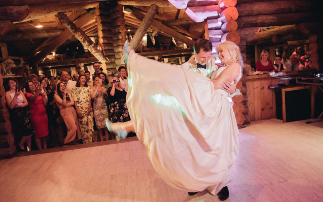 How to create the perfect wedding playlist